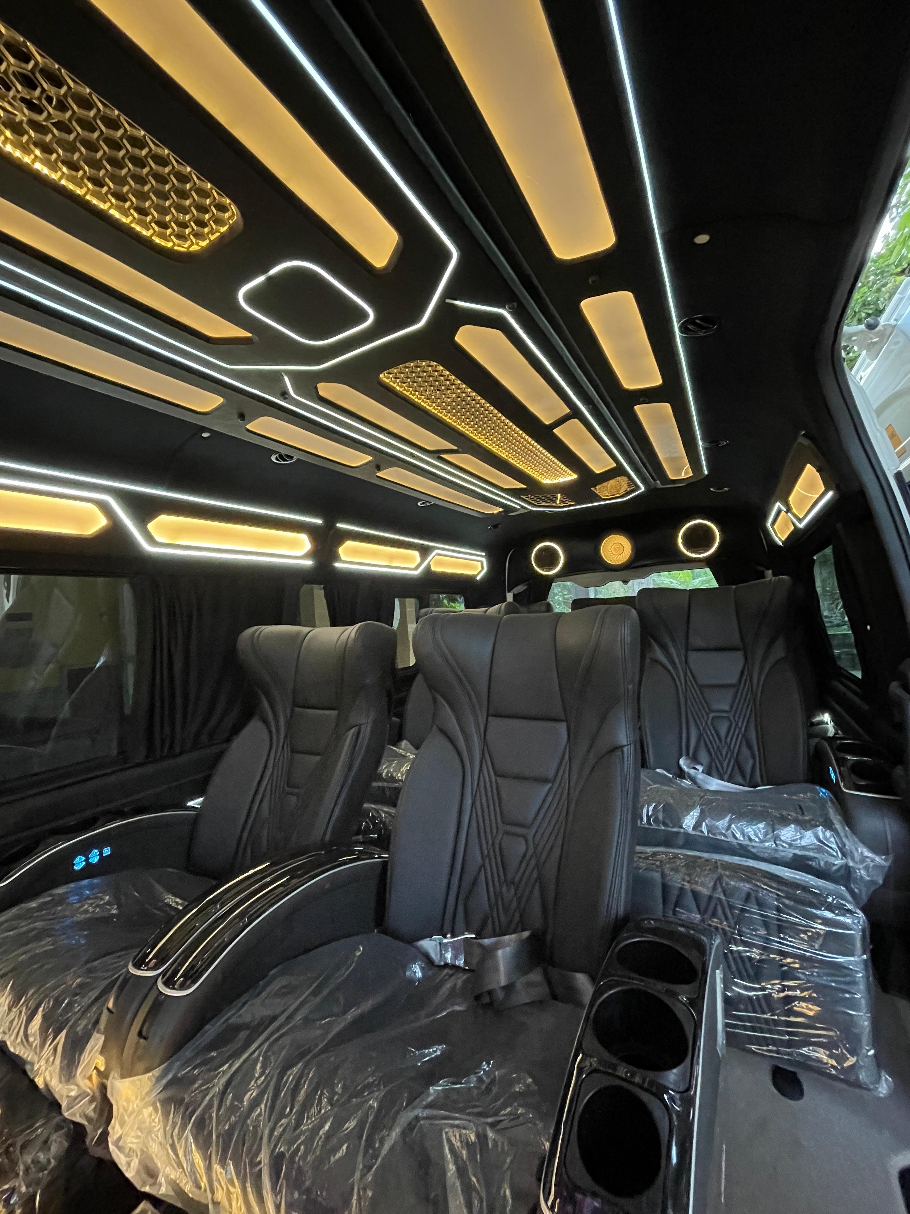HIACE PREMIO LUXURY